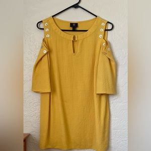 JM COLLECTION COLD SHOULDER BLOUSE *EUC*